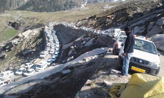 embouteillage au col du Rothang