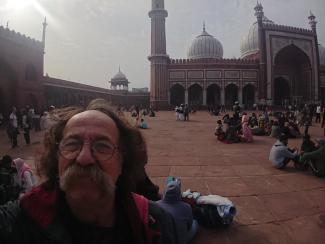 Narcisse fait du tourisme